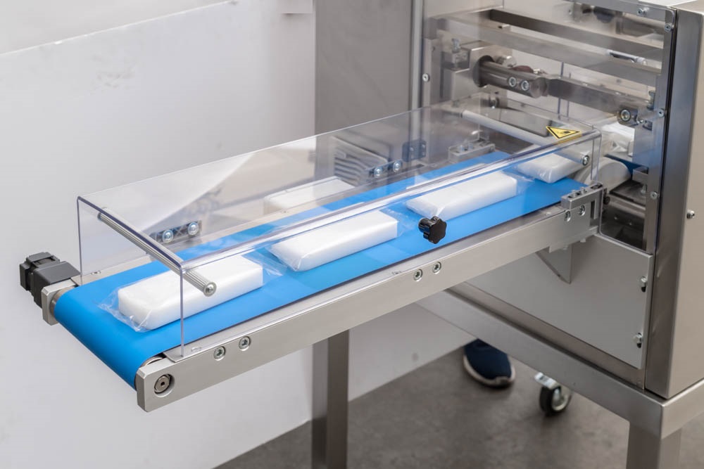 horizontal flow wrapping and automatic flow pack machinery