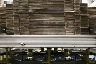 Tray forming machine