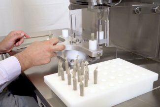 JuanaOne pre roll filling workstation joint filling and carrying box