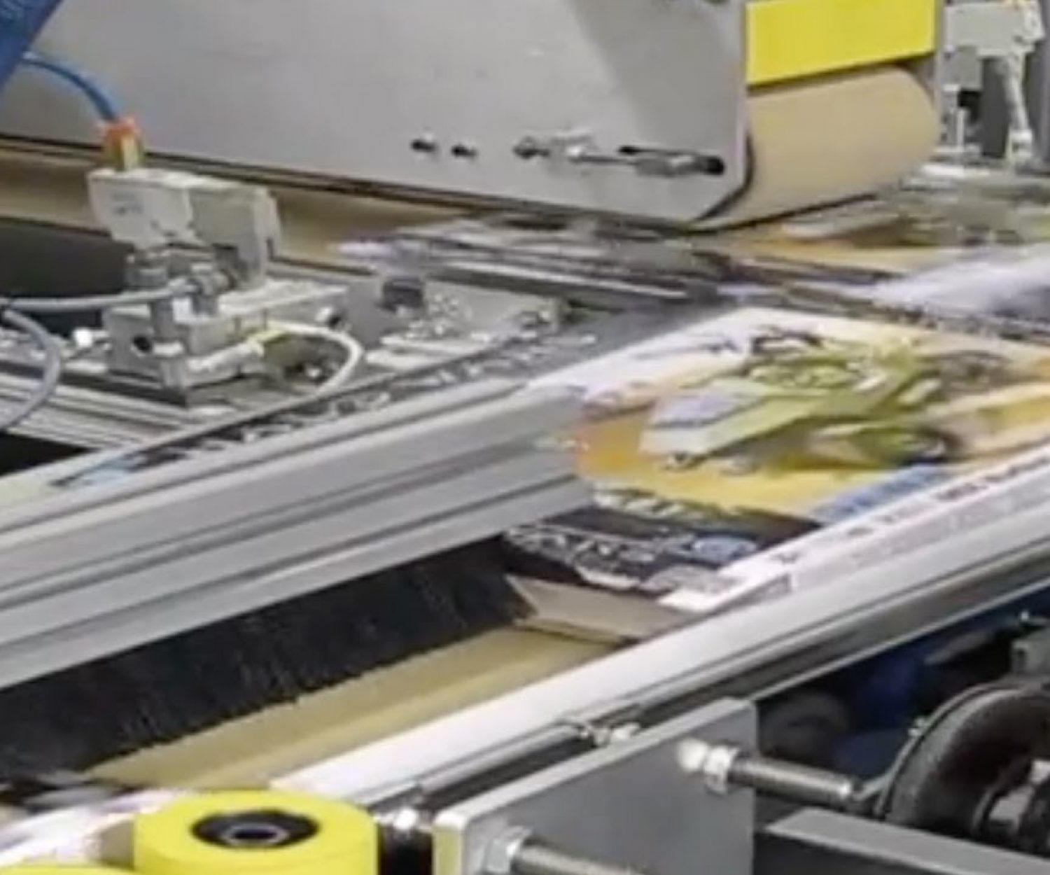 EZ Glue automatic case closer and glue sealer