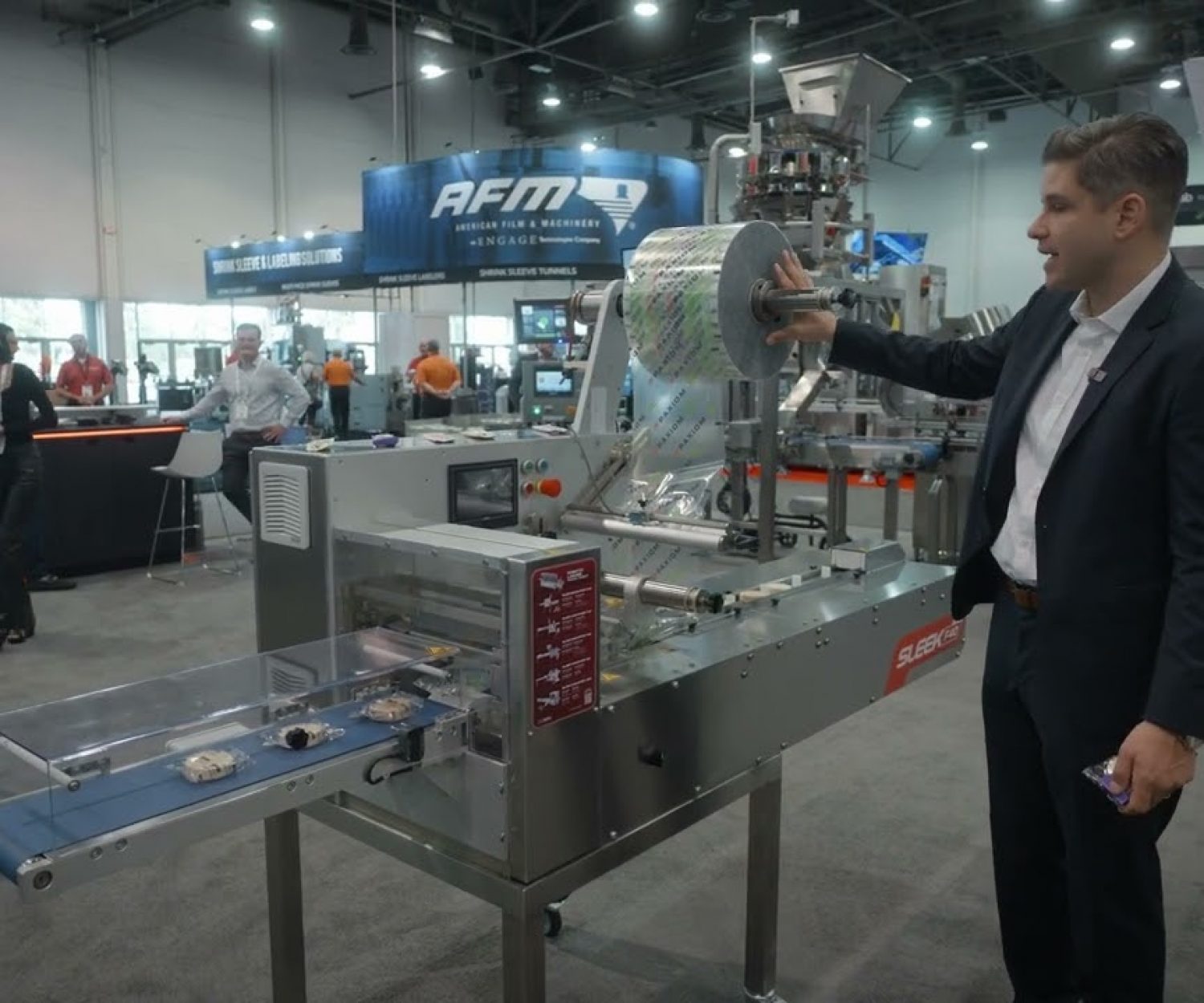 Flow Pack Machine for Snacks & Candy - 120 PPM Horizontal Wrapper | Sleek F40