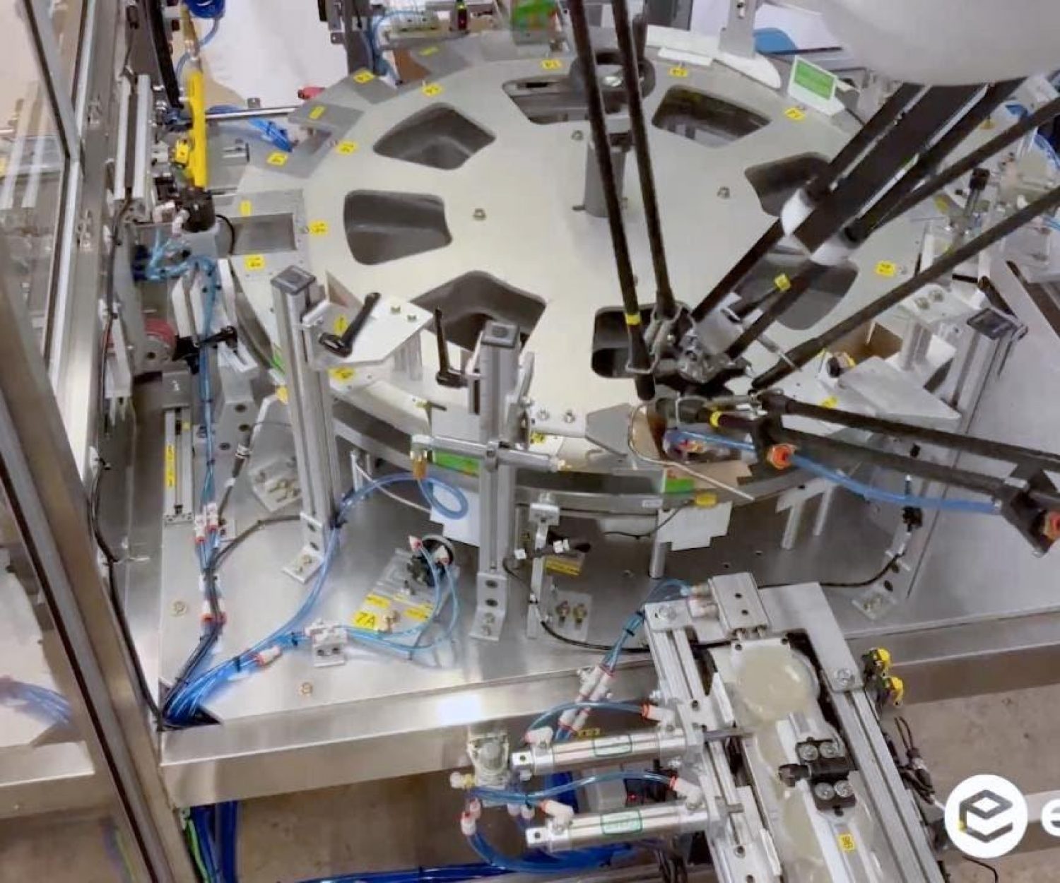 PKR Delta Robot to Pick and Place 4 Top Sealed Cups into a Carton