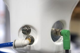 Utilities connection for robotic palletizing arm